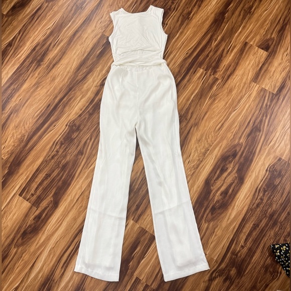 Kittenish Jumpsuit - Picture 2 of 6